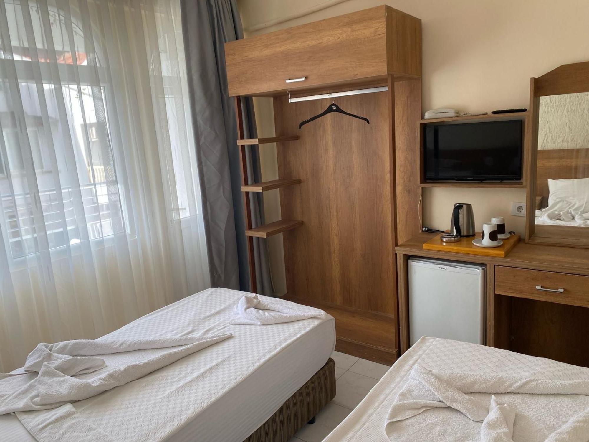 Dilhan Hotel Мармарис Екстериор снимка