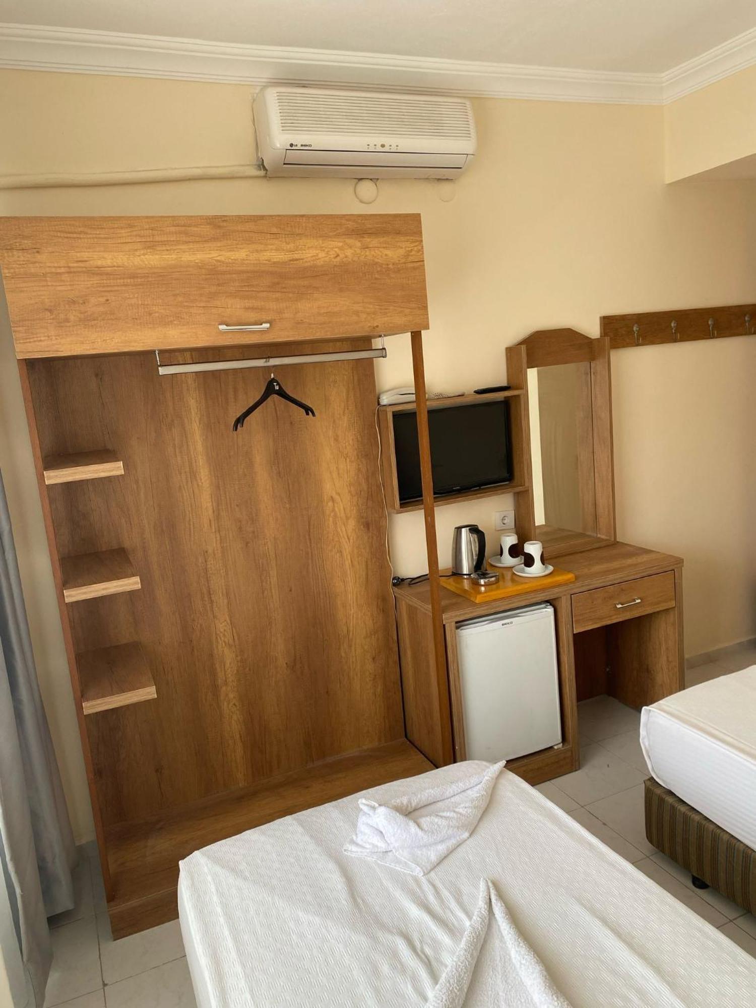 Dilhan Hotel Мармарис Екстериор снимка