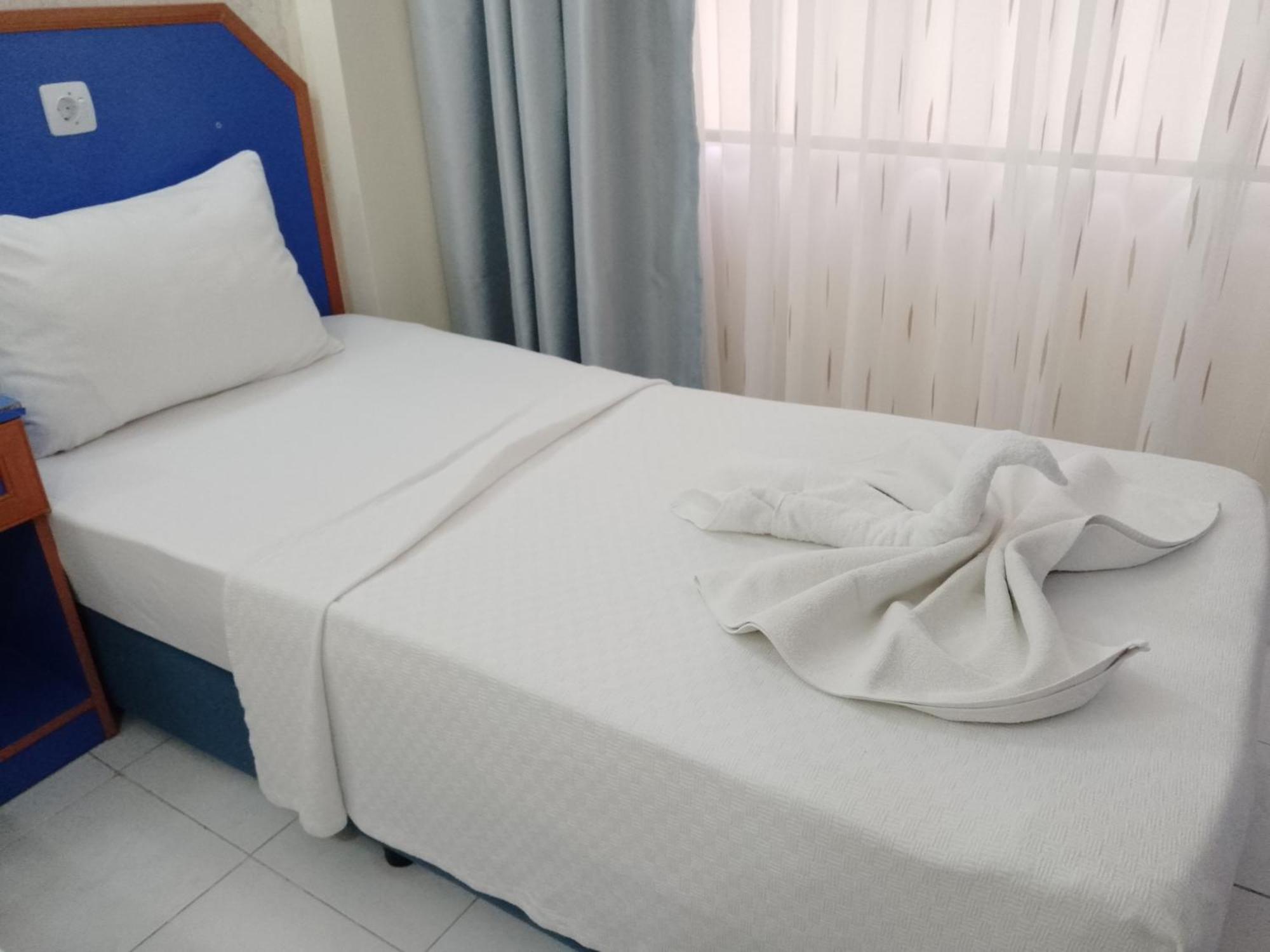 Dilhan Hotel Мармарис Екстериор снимка