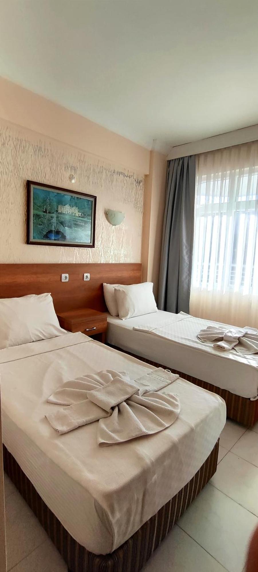 Dilhan Hotel Мармарис Екстериор снимка
